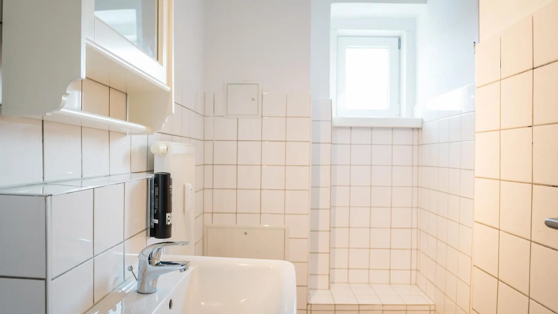 Апартаменты Three Bedroom Plus Big Kitchen Plus Selfcheckin Plus Street Parking Берлин