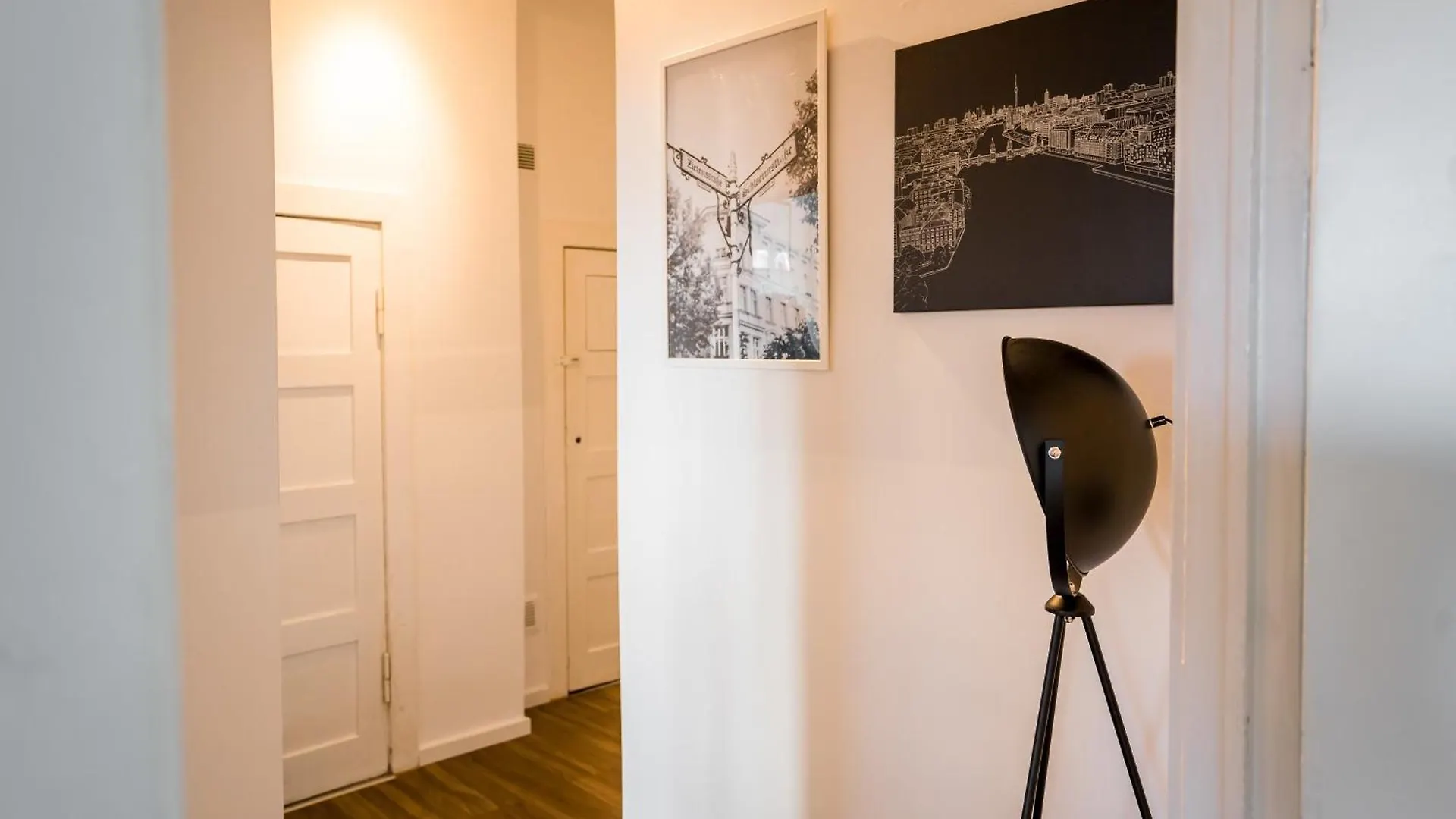 Three Bedroom Plus Big Kitchen Plus Selfcheckin Plus Street Parking Берлин Апартаменты