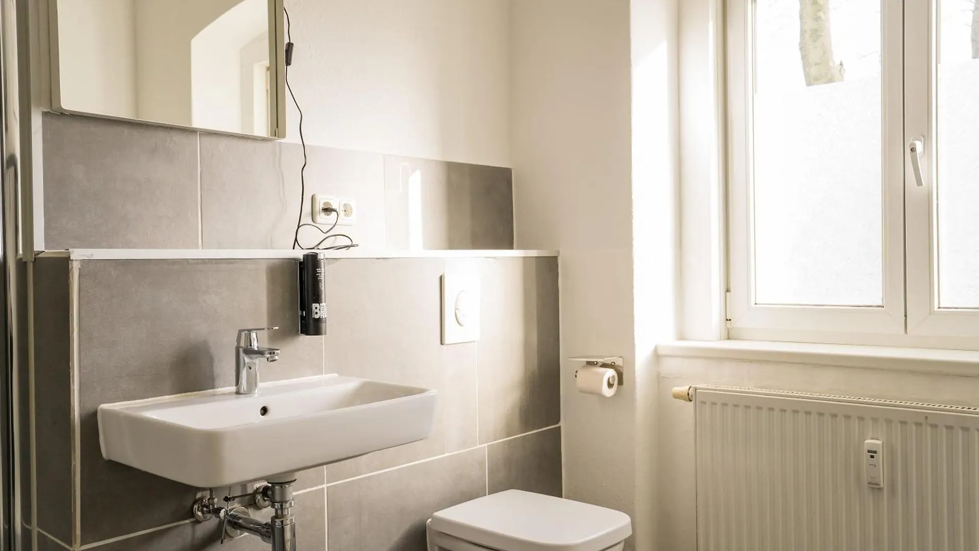 Three Bedroom Plus Big Kitchen Plus Selfcheckin Plus Street Parking Berlin 0*,  Germany